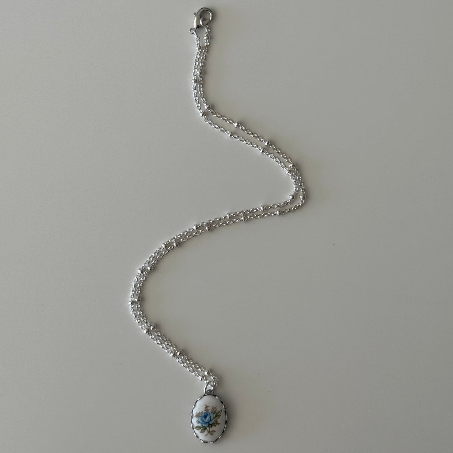 Evie Silver Pendant Necklace