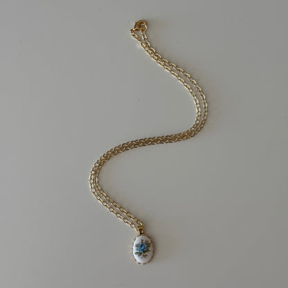 Evie Vintage Pendant Necklace