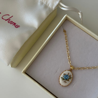 Evie Vintage Pendant Necklace