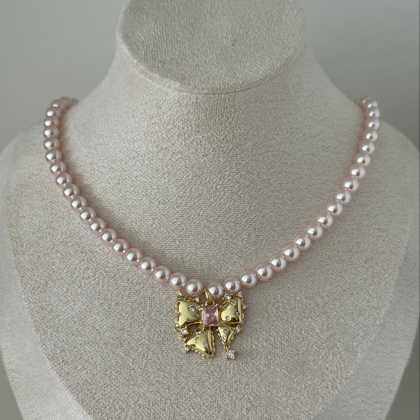 Chloe Pearl Necklace
